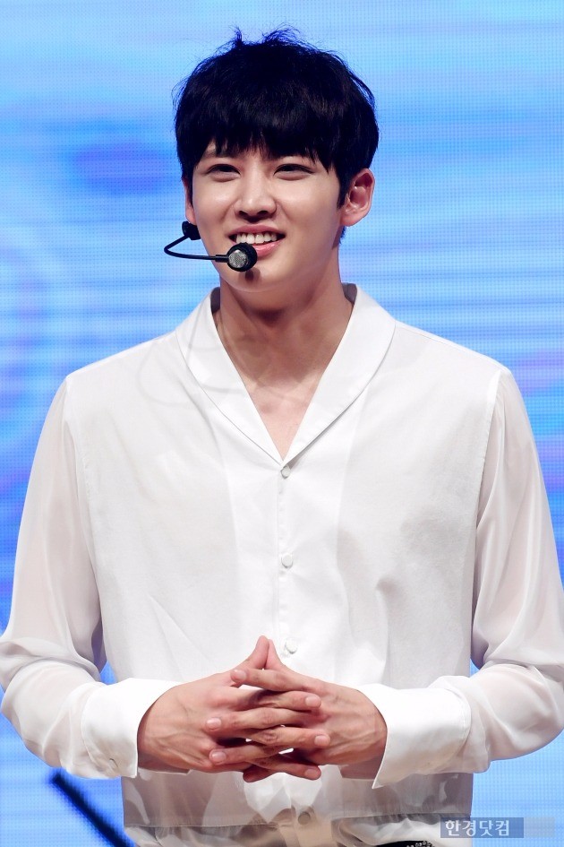 그룹 헤일로 인행, '심쿵 미소'