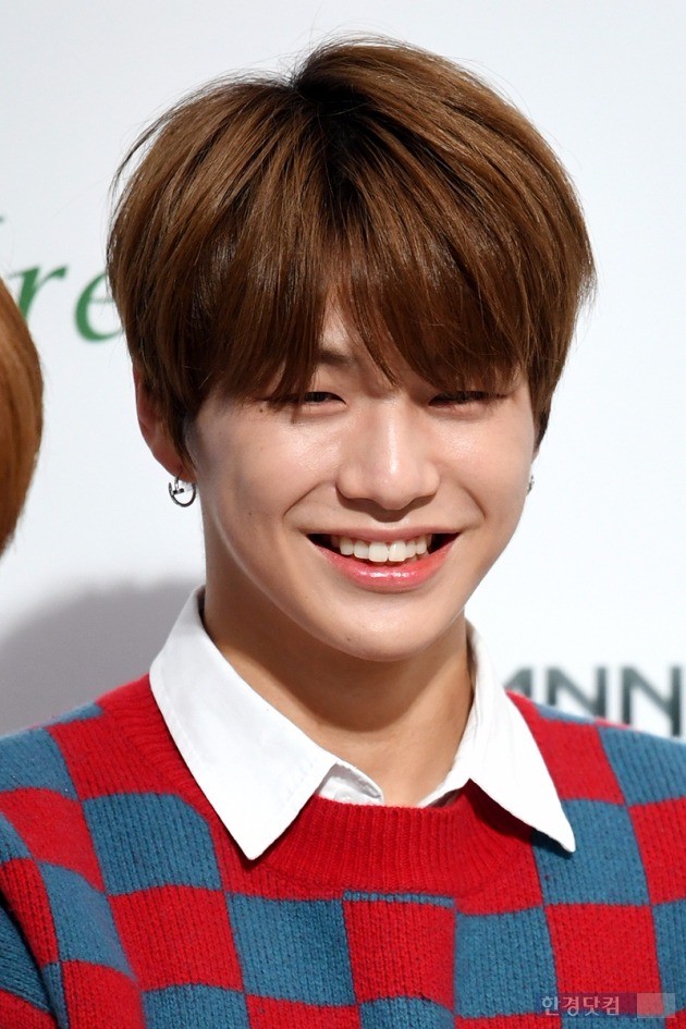 강다니엘, '무대와는 180도 다른 순둥순둥 매력'
