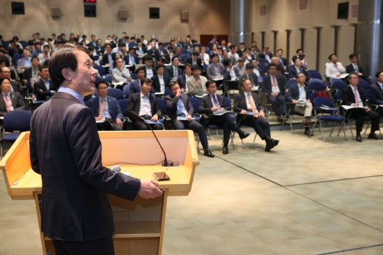 건설산업비전포럼 국내세미나 기조연설하는 한미글로벌 김종훈 회장-5