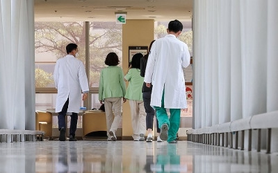 "전공의 수련비용 지원 확대…의료개혁 로드맵 상반기 공개"