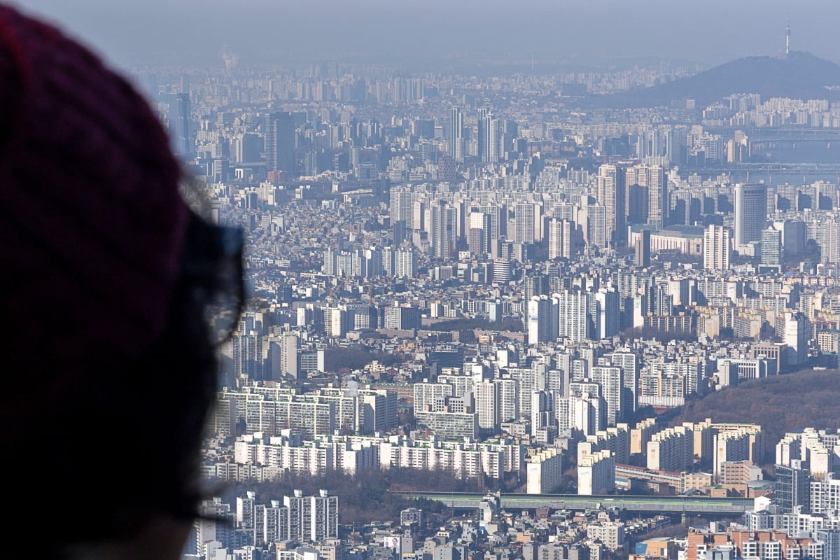 서울 아파트 매물 9만건 돌파…수도권 집값 하락세 확산하나