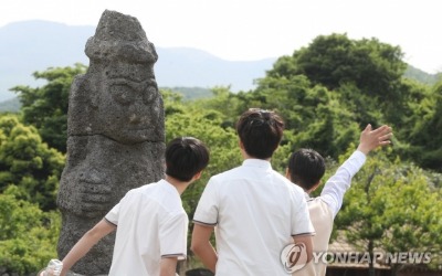 관광객 줄어든 제주…중심가 호텔도 '반값 경매'