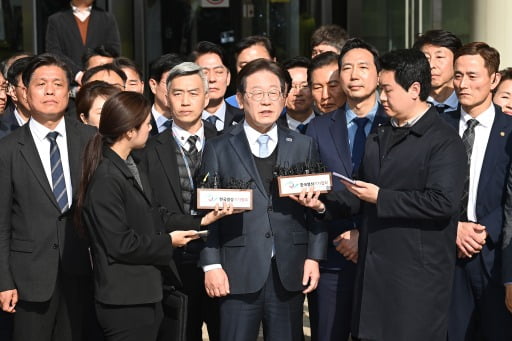이재명, 1심 유죄 뒤집고 2심서 무죄···대선 가도 '청신호'(종합)