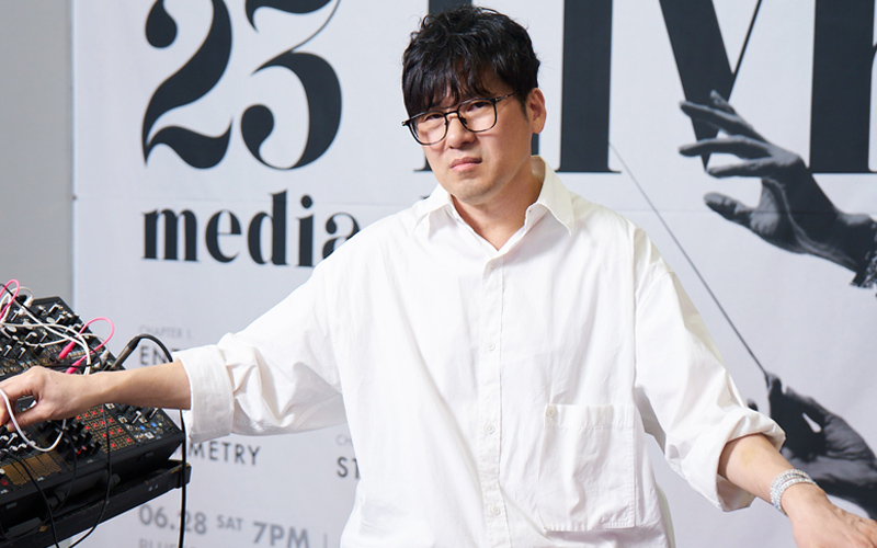 뮤지컬·창극·종교곡 넘나드는 음악감독 김성수 “오겜 시즌3 곡도 바로 공연”