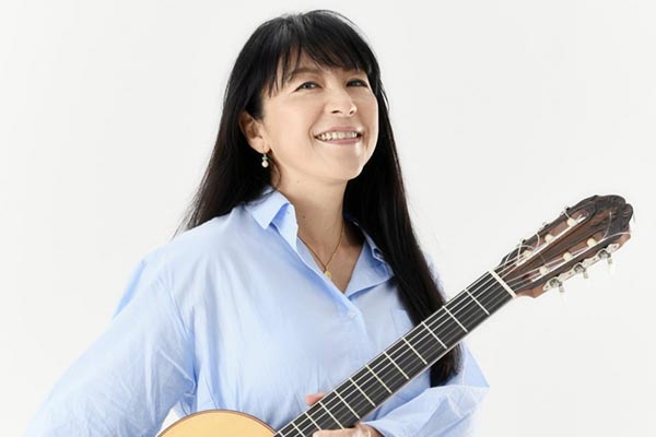 "햇살을 향해 앞으로"...보사노바의 계절이 불어온다, 리사 오노로부터