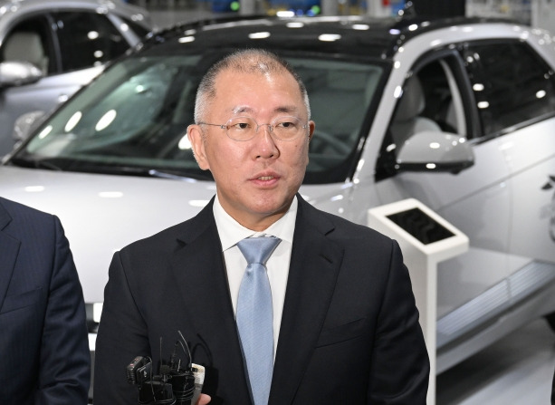단독 中 전기차 둘러본 정의선 배터리·자율주행 기술 '열공'
