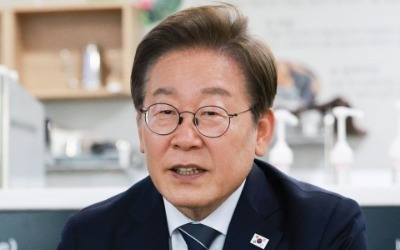 李 대통령, 비공개로 장남 결혼식…소년공 시절 친구들 초청