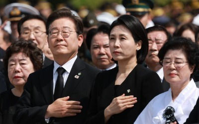 李대통령, 취임 후 첫 국가기념일 행사 현충일 추념식 참석