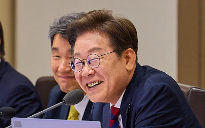 이재명 첫 국무회의는 '김밥 한 줄'…"어색해도 최선 다해달라"