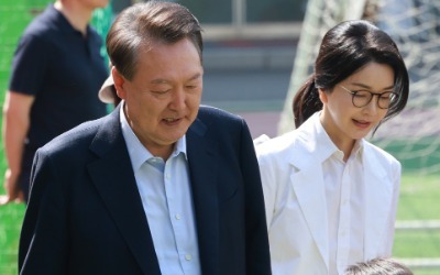 대선 투표 나선 윤석열 전 대통령…김건희 여사도 동행 