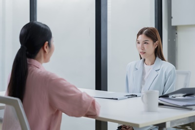 중고신입 원하는 기업들…대졸 취준생 절반 이상 "취업 진입장벽 느낀다"