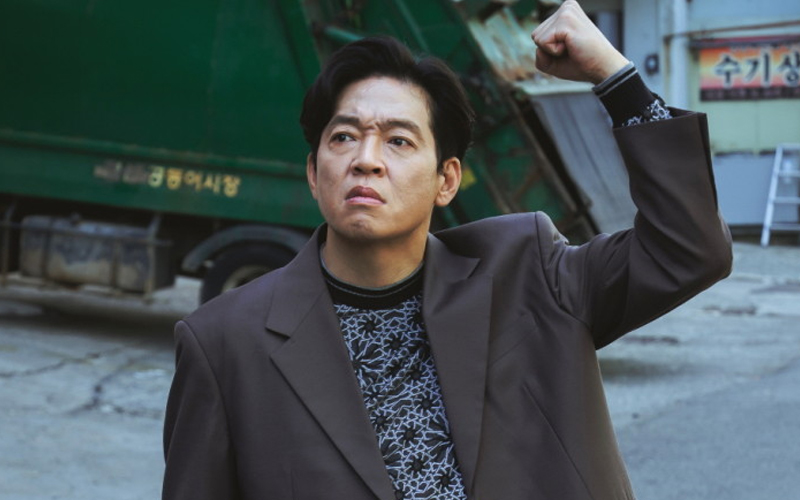 배우들의 헌신만 남은 조폭 코미디 '보스'