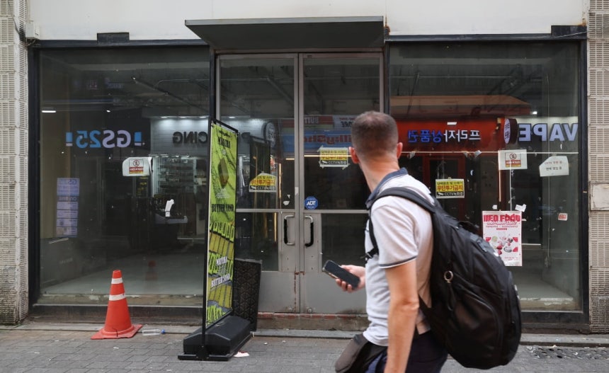 “골목상권 텅비는데” 생계형 은퇴 사장님 8만명 늘어