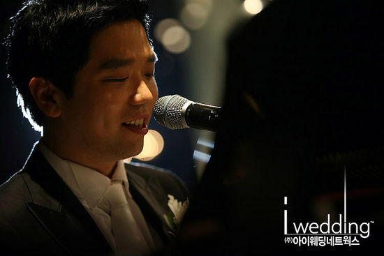 이적 "저 장가갑니다" ‥ 세살연하 발레리나와 백년가약
