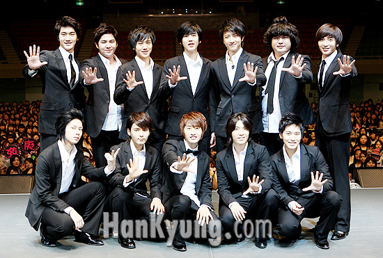 슈퍼주니어, 日 첫 한국 라이센스 싱글 오리콘차트 4위 기염!