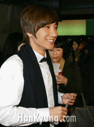'슈퍼주니어' 이특 "흰색 없으면 불안해요"