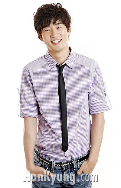 '컴백' 윤계상 "가수 출신 연기자 꼬리표 떼야죠"
