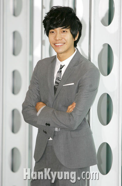 이승기, 디지털싱글 '결혼해줄래'로 가요계 컴백