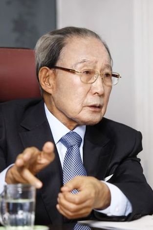 정재원 정식품 명예회장 "아흔셋 나이에도 팔팔한 체력은 건강식단 덕분"