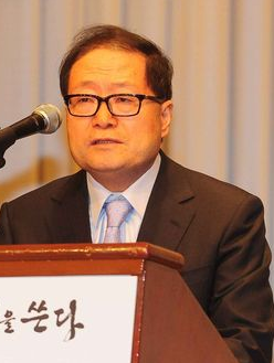 대한변협 회장 신영무씨 "일자리 창출 주력…로스쿨 전면 재검토"