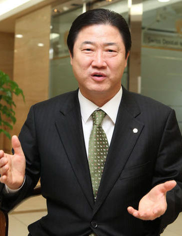 "잇몸질환 늘어…스케일링 보험 급여화 시급"