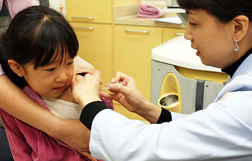 경기도, 내년부터 12세 이하 아동 무료로 필수예방접종 가능