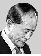 '형님' 이상득 前의원 징역 3년 구형