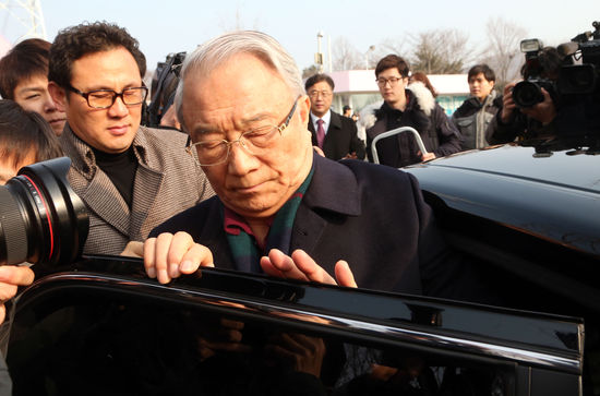 특사로 풀려난 MB측근 최시중