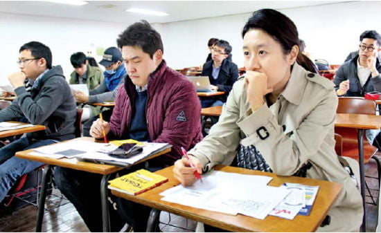 ['테샛' 공부합시다] "경제실력은 물론 세상 보는 눈도 생겼죠"