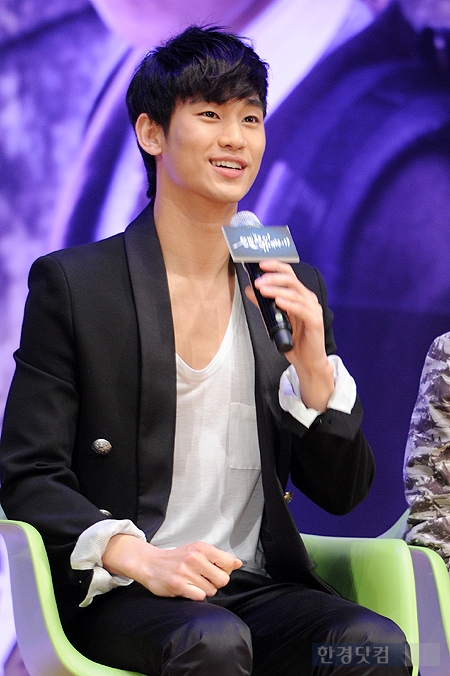 [포토] 김수현, '女心 흔드는 부드러운 미소~'