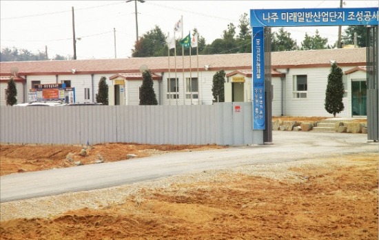 최근 산업단지 조성을 둘러싼 비리와 부실 의혹이 불거지면서 공사를 멈춘 나주 미래산업단지 현장. /광주=최성국 기자