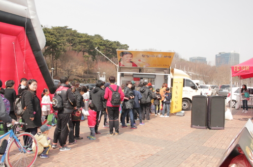 원할머니보쌈, 어린이날 맞아 전주월드컵 경기장서 보쌈 2000인분 제공 