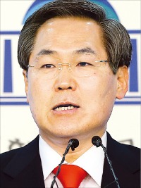 의원 섬기겠다는 우윤근 "싸울 때와 협력할 때 아는 경험·감각 있는 대표 필요"