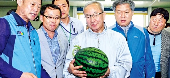 현 부총리 "농산물 유통 생태계 바꿀 것"