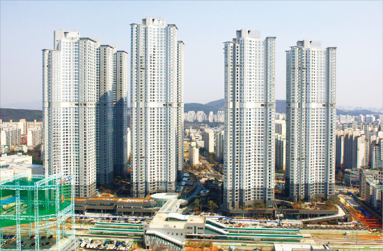 [Real Estate] 고양 탄현 두산위브더제니스, 서울역까지 30~40분…환경도 쾌적