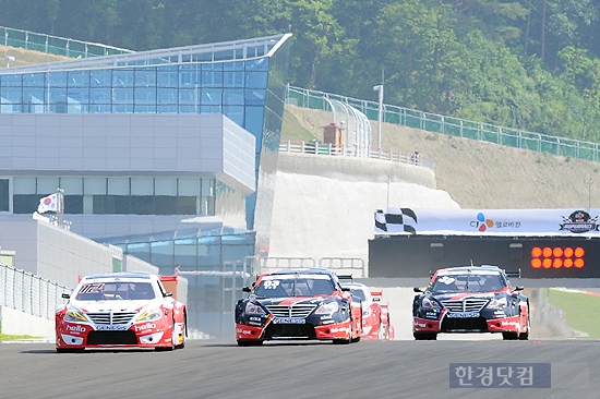 [포토] '슈퍼레이스 챔피언십' 인제를 흔드는 엄청난 엔진소리