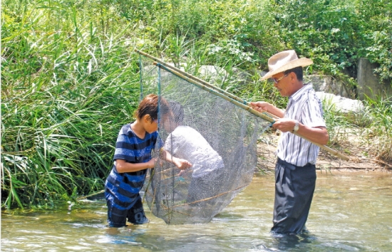 [Farm Stay] 강원 오미마을, 손두부 만들고 짚공예…산골 자연 '만끽'