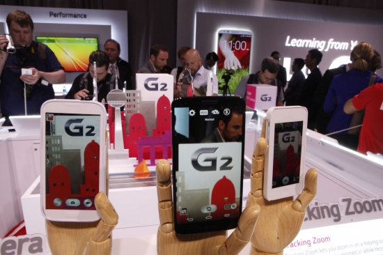 LG 야심작 'G2 '현장서 써보니…"예쁜데 착하기까지!"