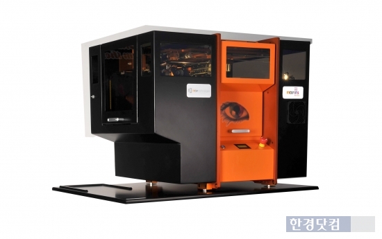 ㈜에이엠솔루션즈(www.amsolutions.co.kr)가 세계 최초로 종이를 주재료로 한 3D 프린터를 출시해 주목 받고 있다. 유정우 기자 seeyou@hankyung.com