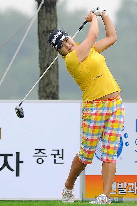 [메트라이프·한국경제 KLPGA 챔피언십] 최혜정, '우승을 향한 맹엽습'