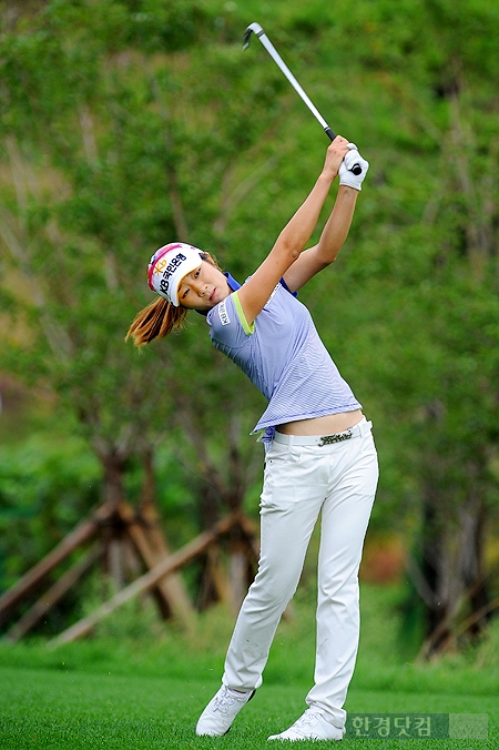 [메트라이프·한국경제 KLPGA 챔피언십] 안송이, '파워풀한 티샷~'