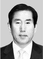 조현오 前 경찰청장, 항소심서 징역 8월 재수감