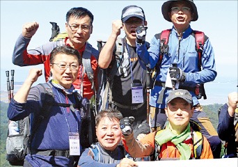 창립 90주년…백두대간 종주 나선 삼양그룹 김윤 회장, 1년간의 대장정 첫발 내딛어