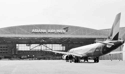 지난 8월1일 인천 운서동에 완공한 아시아나항공 인천공항 제2격납고 전경.  /아시아나 제공 