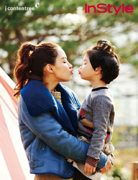 강혜정, 딸 하루와 뽀뽀 화보…'사랑스러워'