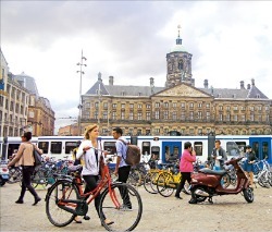 암스테르담 시내의 중심가인 담광장