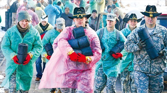 연탄 배달원 된 주한미군