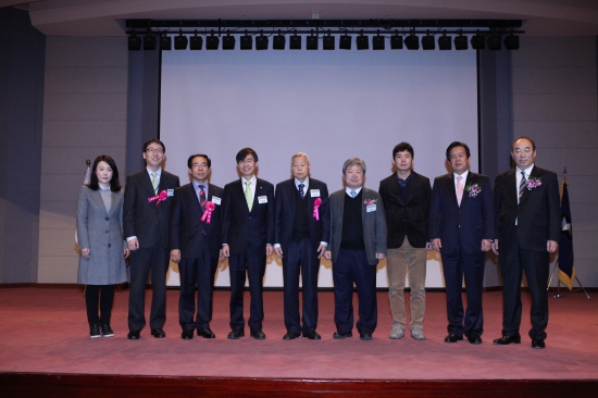 토목학회 정기총회. 우수 국회의원상.토목 언론인상.학회 공로상 시상. 최인걸  유신 부사장 이사선임