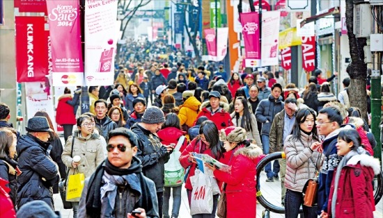 그랜드 세일 휴일 첫날의 명동