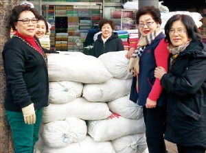 故정주영 회장 여동생과의 나눔 인연 24년째 이어가는 동대문시장 女상인들